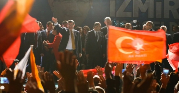 Başbakan Davutoğlu'ndan İzmirlilere köprü sözü