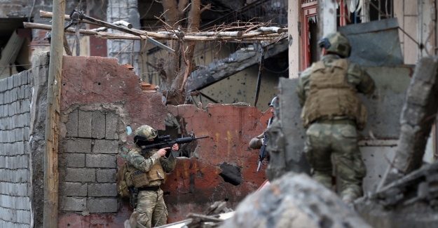 Yüksekova'da 13 terörist öldürüldü