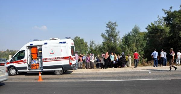 Adana'da cenaze yolunda feci trafik kazası! 3'ü çocuk 5 kişi yaralandı...