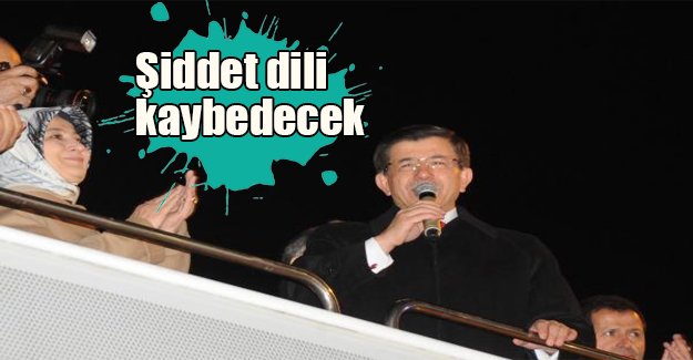 Davutoğlu balkon konuşması yaptı: Şiddet dili kaybedecek