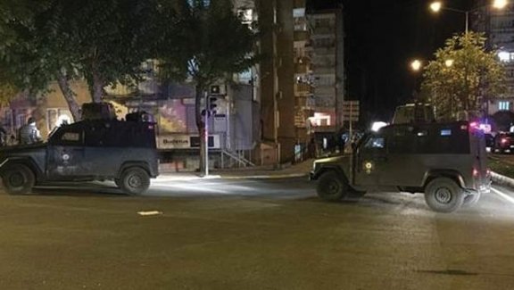 Diyarbakır'da hain saldırı! PKK'lılardan polise bombalı saldırı