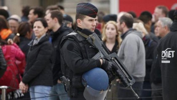 IŞİD'in Paris saldırılarını üstlendiği videoda konuşan kişi Fransız