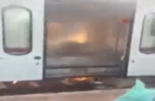 İzmir seferi yapan yolcu treninde yangın! Yolcular son anda kurtuldu!