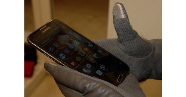 Akıllı telefonlara özel eldivenler tasarlandı