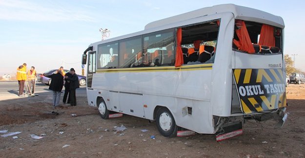 Malatya'da öğrenci servisi ile kamyon çarpıştı: 5'i ağır 16 yaralı - Malatya haberleri