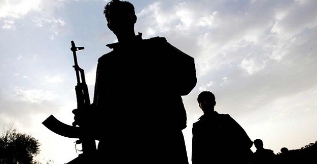 SON DAKİKA: PKK'lı teröristler Cizre'de polis kaçırdı!