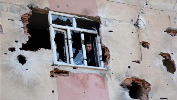 Teröristler vatandaşların evlerine bomba yerleştiriyor!