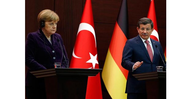 Davutoğlu ve Merkel'den ortak açıklama