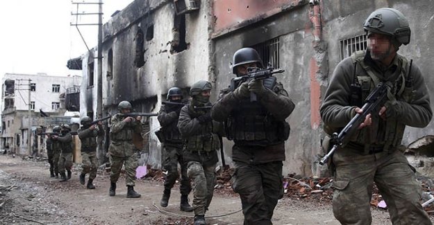 Sur'da çatışma: 4 asker yaralı