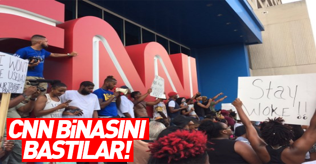 ABD'deki siyahi protestocular CNN binasına yürüdü