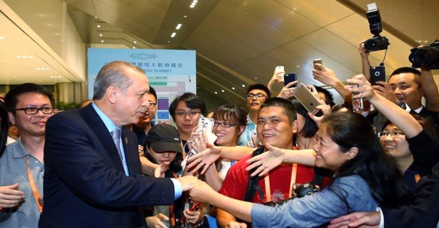 Çinliler Erdoğan için birbirini ezdi!