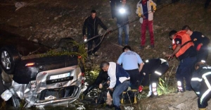 Adana'da korkunç kaza! Otomobil Seyhan Baraj Gölü'ne uçtu! Ölüler var...