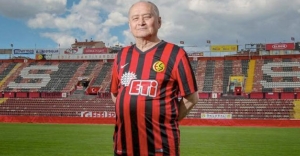 A Milli Takım eski futbolcusu Burhan Tözer hayatını kaybetti
