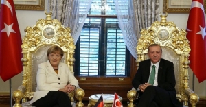 Angela Merkel'den Türkiye'ye destek!