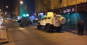 Diyarbakır'da polis aracına saldırı, 3 polis yaralı, 1 terörist ölü