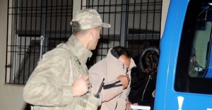 İŞID'den kaçan iki Türk tutuklandı!