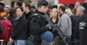 IŞİD'in Paris saldırılarını üstlendiği videoda konuşan kişi Fransız