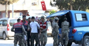 Şanlıurfa'da 2 PKK'lı yanlarındaki silahlarla sınırı geçerken yakalandı!