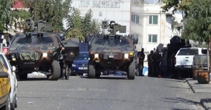 SON DAKİKA: Diyarbakır'ın Sur İlçesi'nde operasyonlar sürüyor! 2 terörist öldürüldü!
