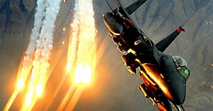 ABD uçakları IŞİD'i Rakka'da vurdu: 32 ölü