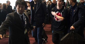 Havaalanında Messi'ye şok saldırı!