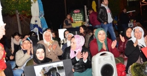HDP'li kadınlar Antalya'da oturma eylemi yaptı!