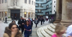 Londra'da bomba paniği: BBC binası tahliye edildi